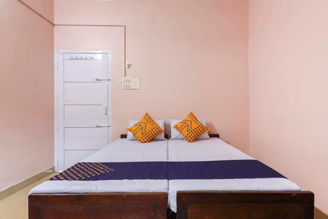 Spot On 68111 Jeena Motels コッラム エクステリア 写真